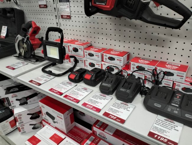 У Луцьку на Набережній відкрився перший фірмовий магазин електроінструментів Vitals*