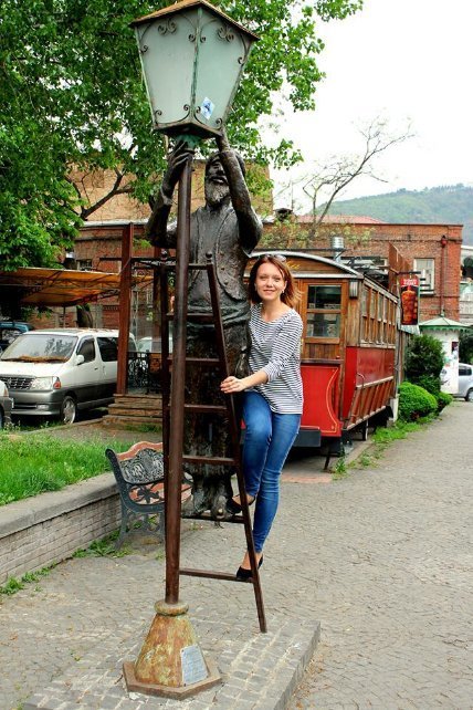 «Нотатки мандрівниці» Ірини Хом'як: легенда про мільйони троянд, фантастичне вино та грузинський Лас-Вегас