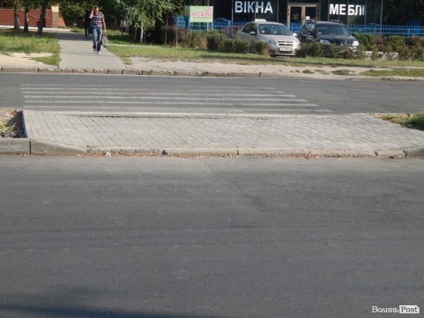 Чи комфортно в Луцьку візочникам та мамам з колясками?