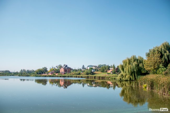 Чисте повітря та сільська тиша: за що лучани люблять Кічкарівку. ФОТО