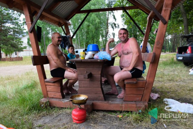 Як живе наметове містечко біля Світязя: ціни і умови проживання