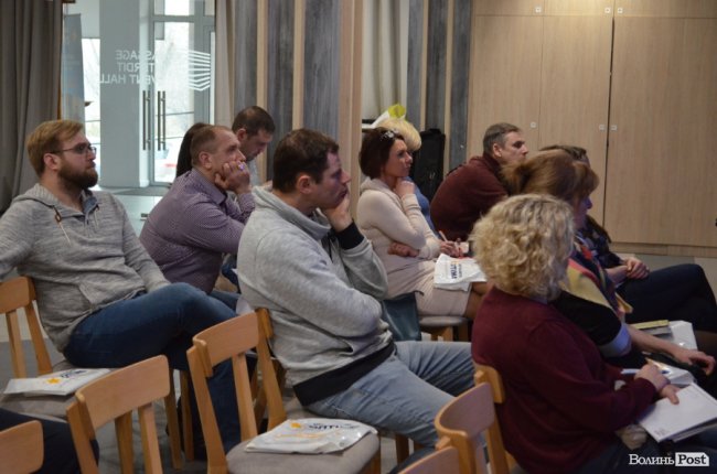 Інтерактивні уроки та жодних часових обмежень: у Луцьку презентували унікальну дистанційну школу «Оптіма»*