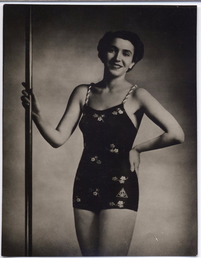 Пляжна мода в Луцьку майже 100 років тому 