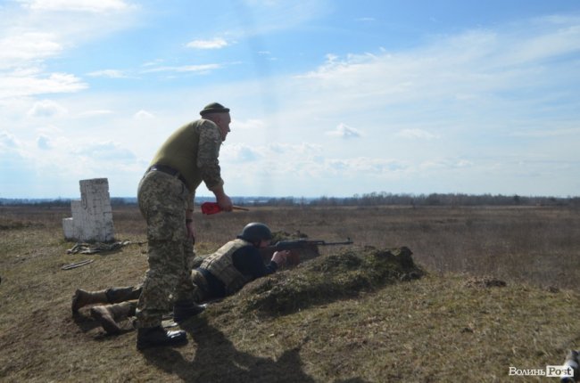 Важко в навчанні – легко в бою: на Волині - «вогневий» вишкіл загонів тероборони