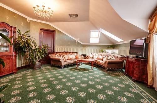 Інтер’єр у порівнянні з іншими луцькими готелями дивував вишуканістю і навіть пафосом інтер’єру