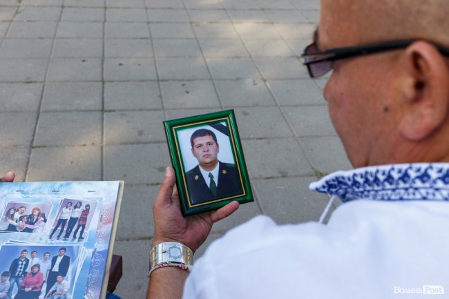 Андрій хотів повернутися з війни і вивісити височезний прапор, щоб «с*ки бачили, що тут патріот живе». БАТЬКО ГЕРОЯ