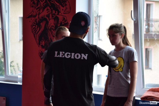 «ЛедіЛегіон»: екватор бійцівського проекту 