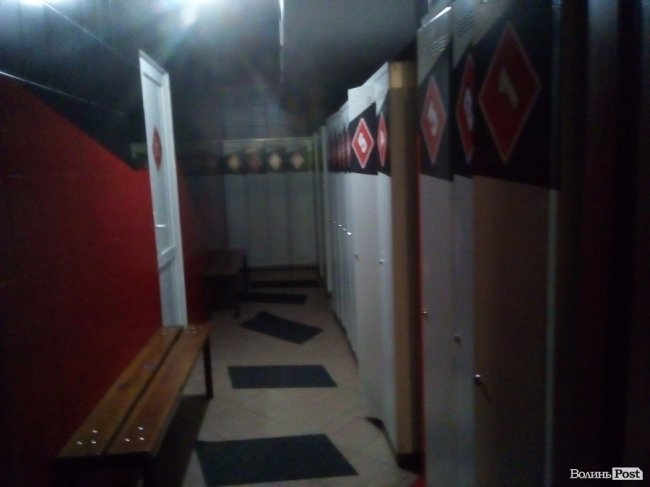 Жіноча роздягальня