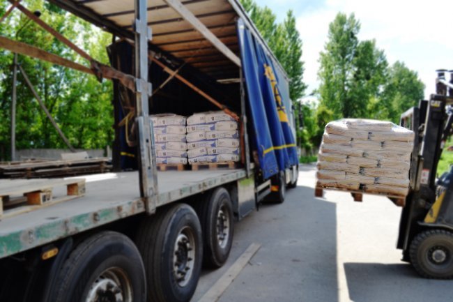 На старті будівельного сезону - обираємо цемент