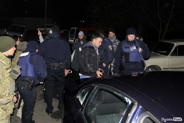 «Нічна варта»: розбиті вітрини, п‘яний «беркут» та порізані дівчата