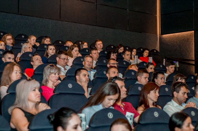 ЦИТАТНИК Олени Палагути: Я не проводила вихідні вдома, не пекла пирогів і «Наполеон»