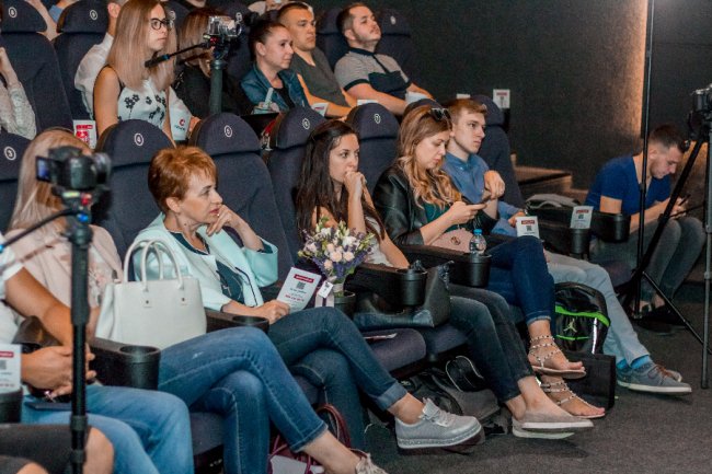 ЦИТАТНИК Олени Палагути: Я не проводила вихідні вдома, не пекла пирогів і «Наполеон»