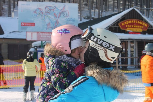 Щаслива мама з донечкою