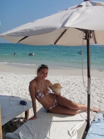 «Нотатки мандрівниці» Анни Басманової-Тріль: Я сумую за ресторанами на 63-му поверсі, де місто - на долоні