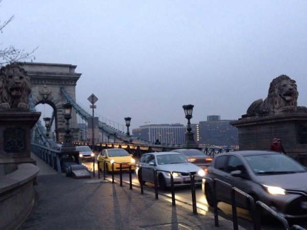 «Нотатки мандрівниці» Олени Кравчук: оргазм в Будапешті, вуличні смаколики та термальні води