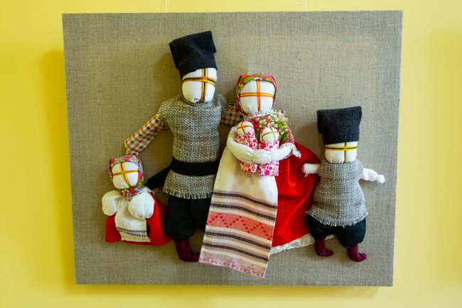 Як у звичайному гаражі в Княгининку народжуються унікальні дерев'яні іграшки