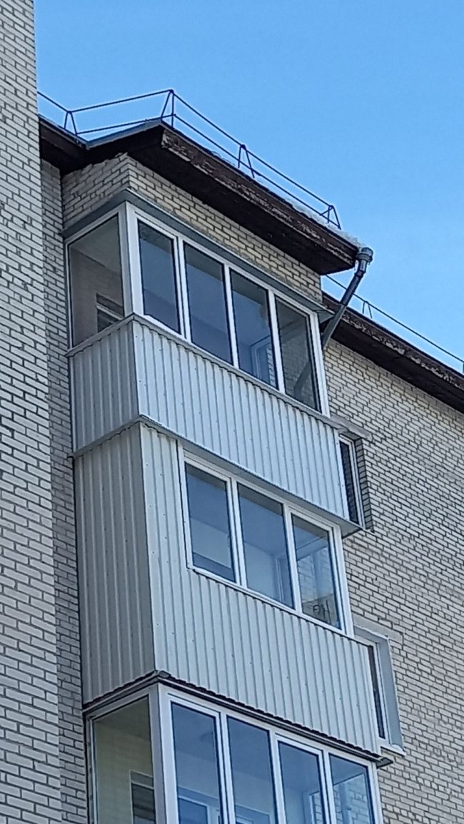 Непроста фізична праця і відданість своїй справі: розмова з керівницею, що відповідає за порядок в луцьких будинках*