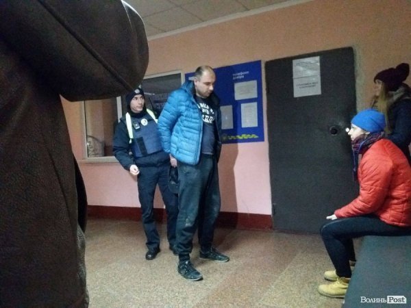 «Нічна варта»: стриптиз у поліції, закривавлений чоловік та бенефіс п'яних водіїв