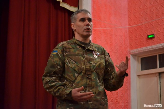 «Путін не дарма ненавидить Порошенка»: герої війни на Волині розповіли про єдиного достойного опонента Кремлю*