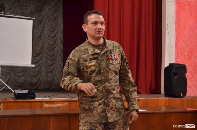 «Путін не дарма ненавидить Порошенка»: герої війни на Волині розповіли про єдиного достойного опонента Кремлю*