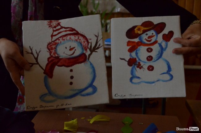 Мріють стати кравчинями і побачити гори: зворушлива історія «кришталевих» близнят з Волині 