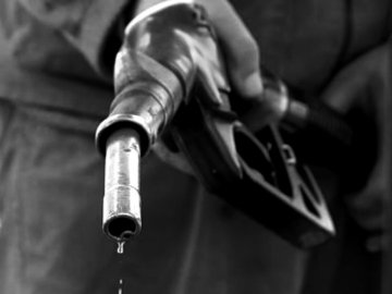 Бензинова «бодяга» з міні-НПЗ: чому страждають вітчизняні автовласники?