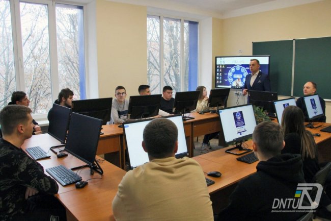 Найкращий виш Донбасу релокували на Волинь: які професії тут освоюють і як вступити вже цьогоріч*