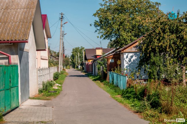 Чисте повітря та сільська тиша: за що лучани люблять Кічкарівку. ФОТО