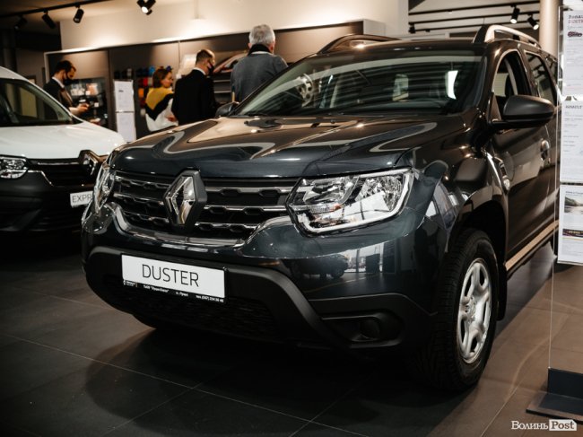 Під Луцьком відкрили найбільший на заході України Renault Store*