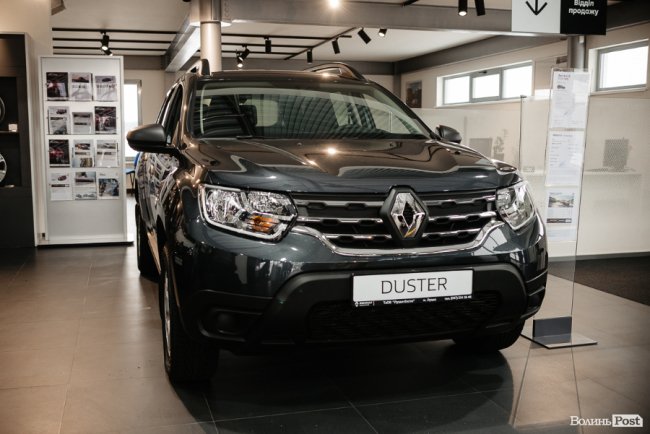 Під Луцьком відкрили найбільший на заході України Renault Store*