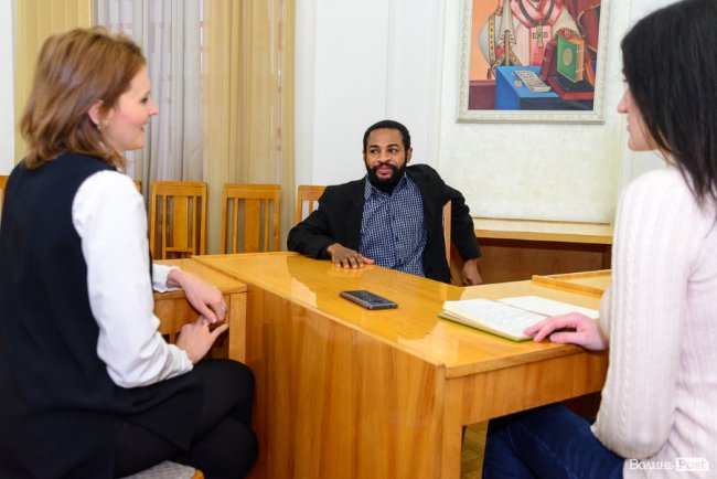 Африканець, що вперше став представником іноземних студентів у виші Луцька, – про мовні перепони, расизм та допомогу іншим