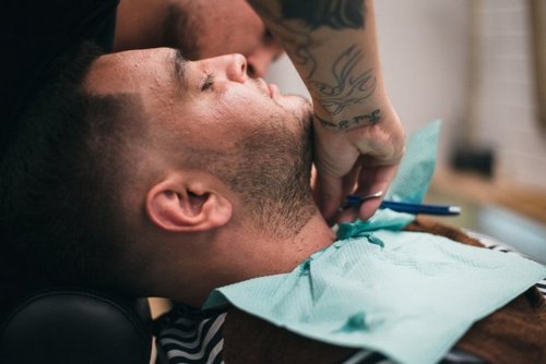 Віскі, бороди, тестостерон: у Луцьку відкрили клуб для чоловіків