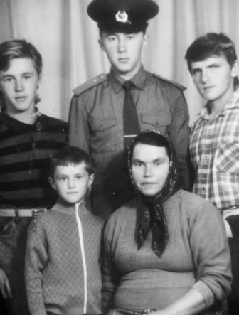 Мати-героїня з Волині про дітей на фронті: «Живу від дзвінка до дзвінка»