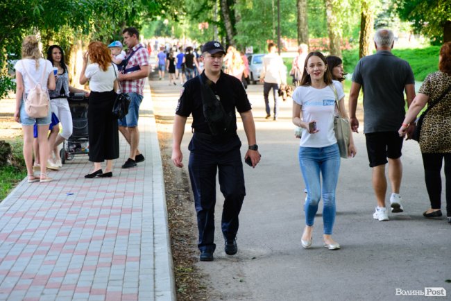 Дорогою на іподром