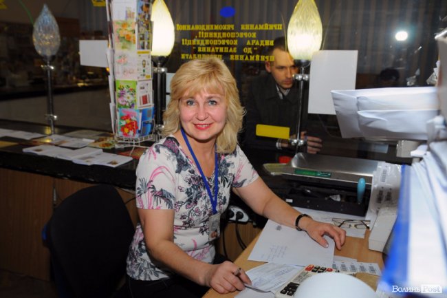 Будні «головного» відділення «Укрпошти» в Луцьку. ФОТО