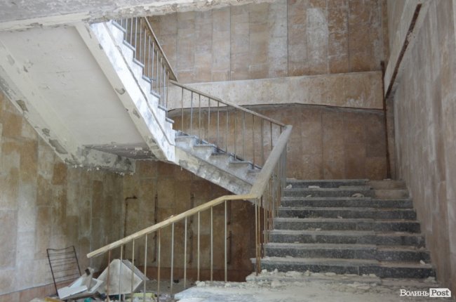 Життя на місці смерті: як зону відчуження «захоплює» ліс