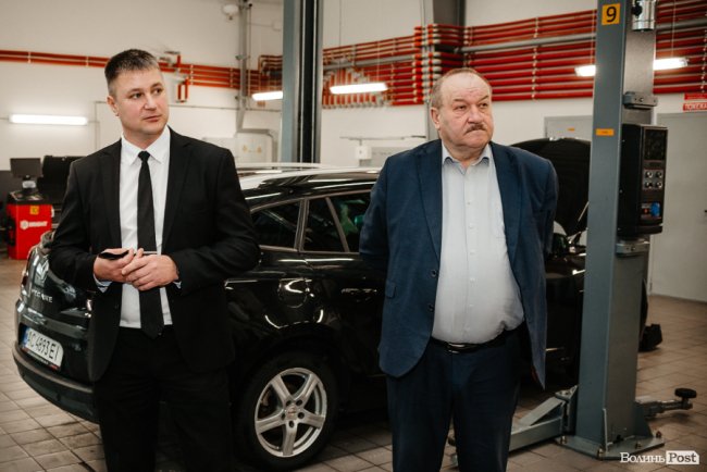 Під Луцьком відкрили найбільший на заході України Renault Store*