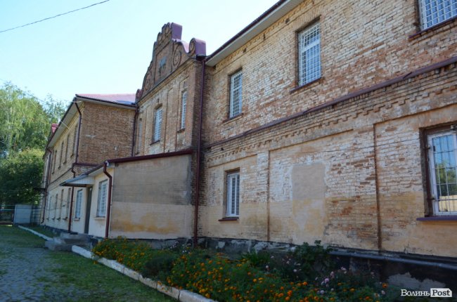 Замок божевілля і Невідомий №3: життя за стінами олицької психлікарні