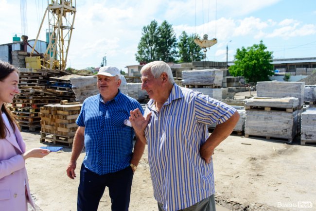 «Обрав би цей шлях знов»: чоловік 50 років працює бляхарем на «Житлобуді-2»