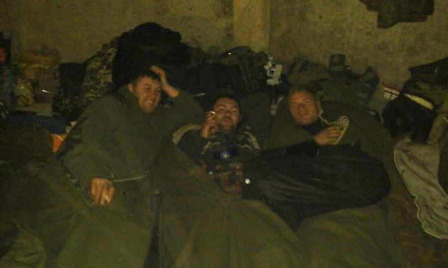 Бійці перед відправкою у ДАП, селище Піски