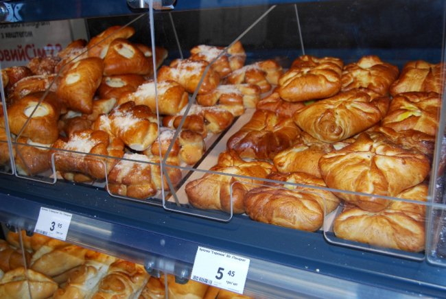 Бар напоїв, гриль та новий формат: в центрі Луцька відкрився зручний маркет*