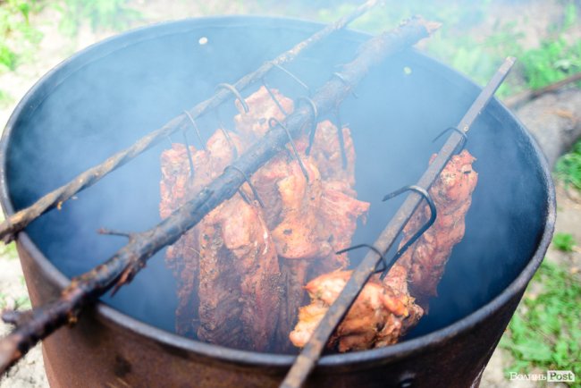 Смачна їжа у неймовірному місці: у Луцьку відкрили екокафе вірменської кухні* 