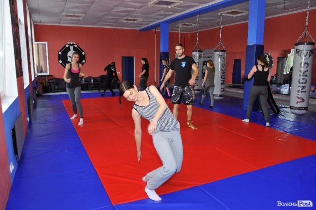 «ЛедіЛегіон»: тренування для ніг