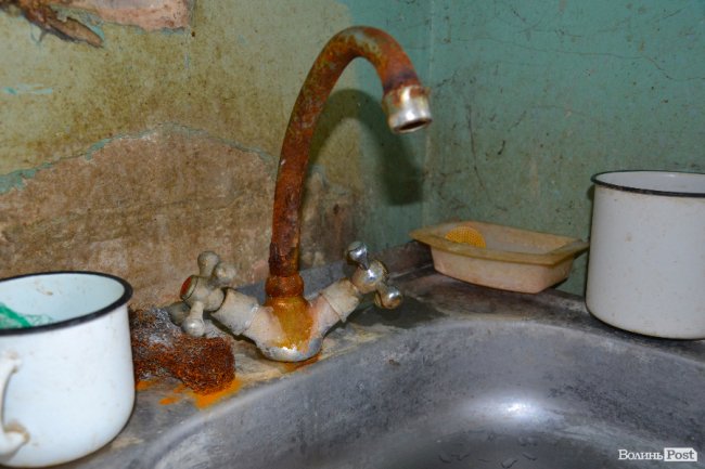 Догляд без догляду? Історія луцької бабусі, яка живе на самоті