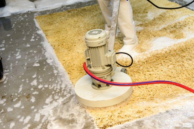 У пилу і мікробів – жодного шансу: де у Луцьку якісно і безпечно почистити килим. ФОТО* 