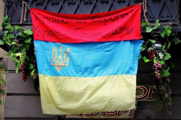 «Нотатки мандрівниці» Ірини Хом'як: легенда про мільйони троянд, фантастичне вино та грузинський Лас-Вегас