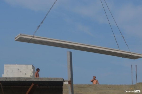 В затишному районі Луцька зводять сучасний житловий комплекс «forRest»