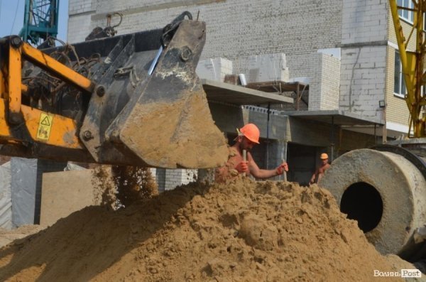 В затишному районі Луцька зводять сучасний житловий комплекс «forRest»