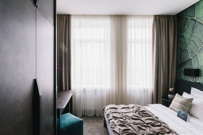 Готель змінив колір фасаду, але не «рівень гламуру»