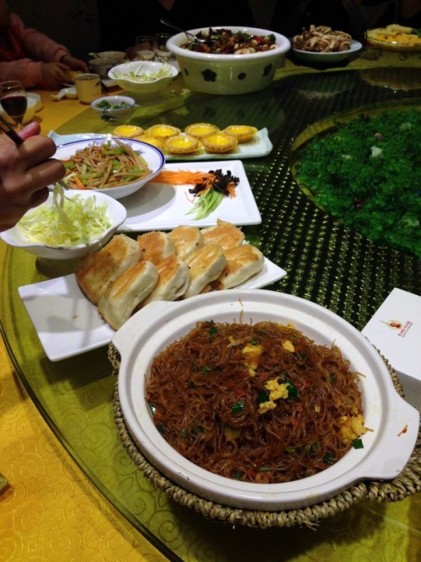 «Нотатки мандрівниці» Христини Лесюк: китайські підробки,  побиті діти та «3 пісюни»